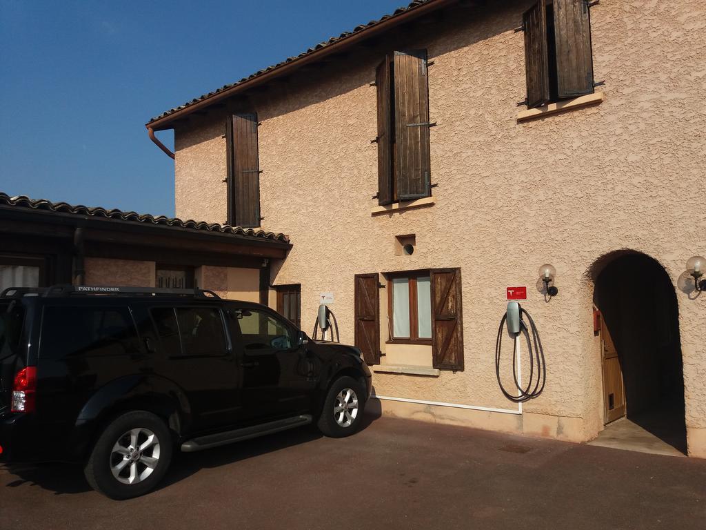 Le Relais Des Dix Crus - Logis Hotel B&B Corcelles-en-Beaujolais Exterior photo